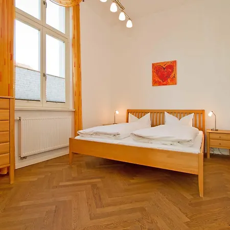 Die - 3 *
